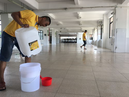 Q8地面瓷磚防滑劑 高效安全的使用方法與專業(yè)技術(shù)咨詢指南